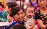 Gần 2.000 bệnh nhân nhi vui đón 'Trung thu hồng'